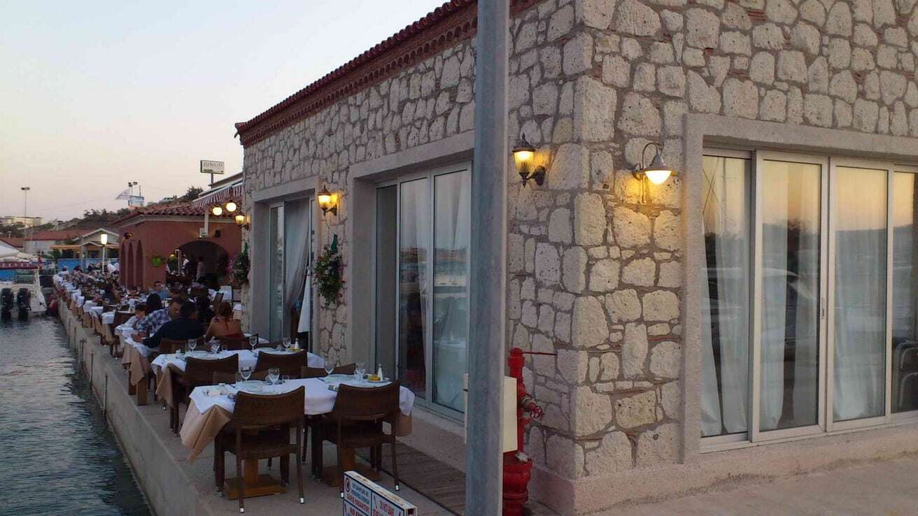 Port Alacati 8