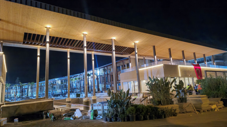 İş Bankası Eğitim ve Dinlenme Tesisi - Restoran Bloğu Ters Çatı Kanopi Strüktürü