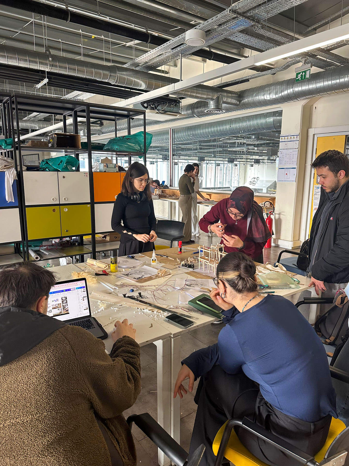 Marmara Üniversitesi Design+Build 1/1 Timber Workshop