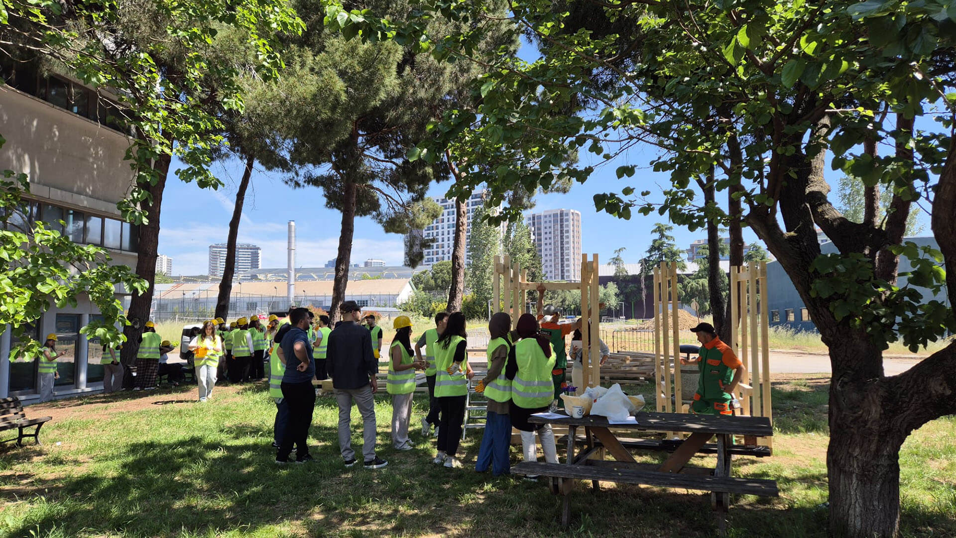 Marmara Üniversitesi Design+Build 1/1 Timber Workshop