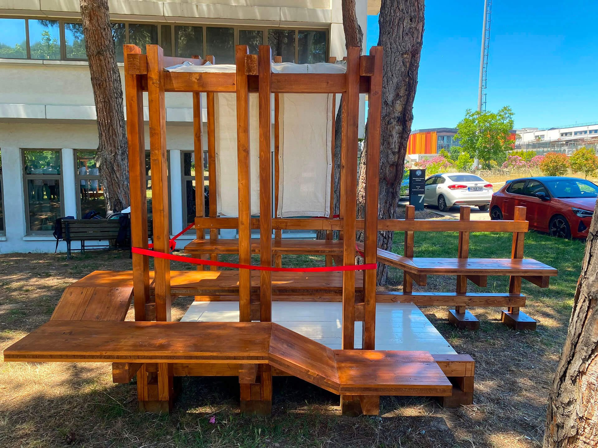 Marmara Üniversitesi Design+Build 1/1 Timber Workshop