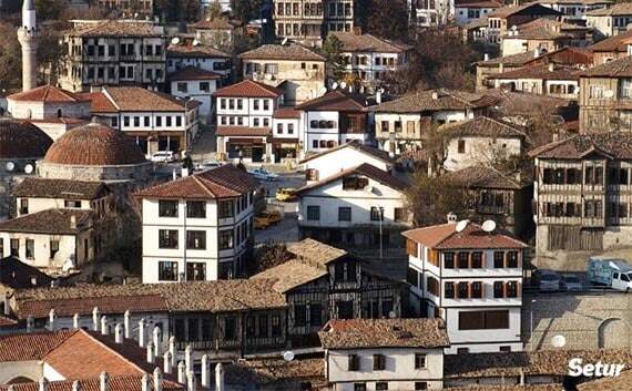 Orta Sofalı Evler