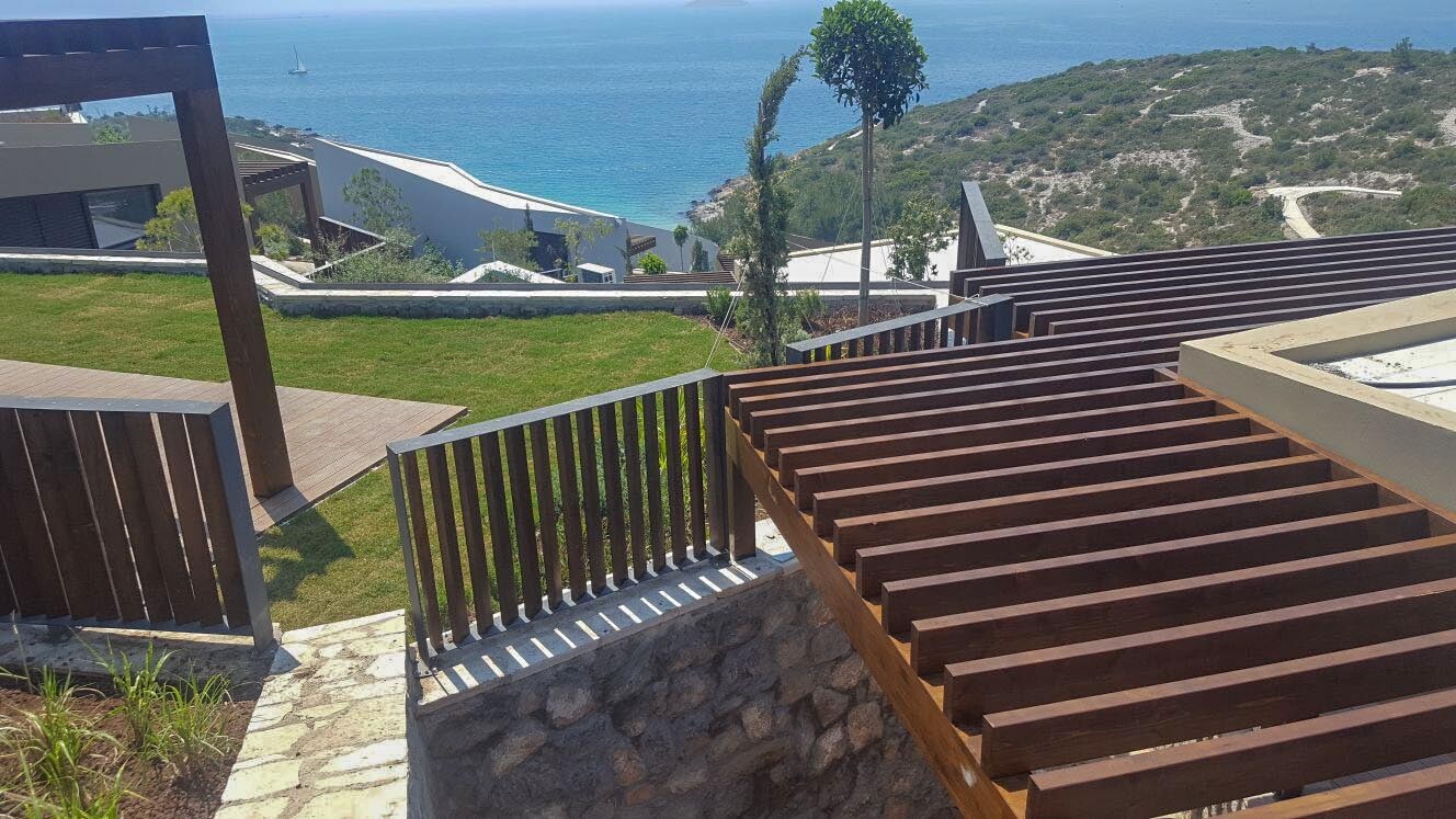 Hotel Resort'ün Ahşap Pergolata ve Deck Uygulamaları Bodrum