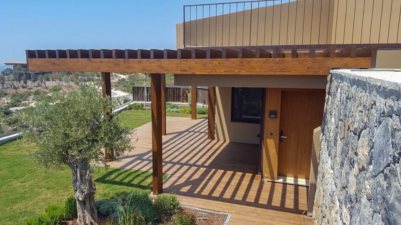 Hotel Resort'ün Ahşap Pergolata ve Deck Uygulamaları Bodrum