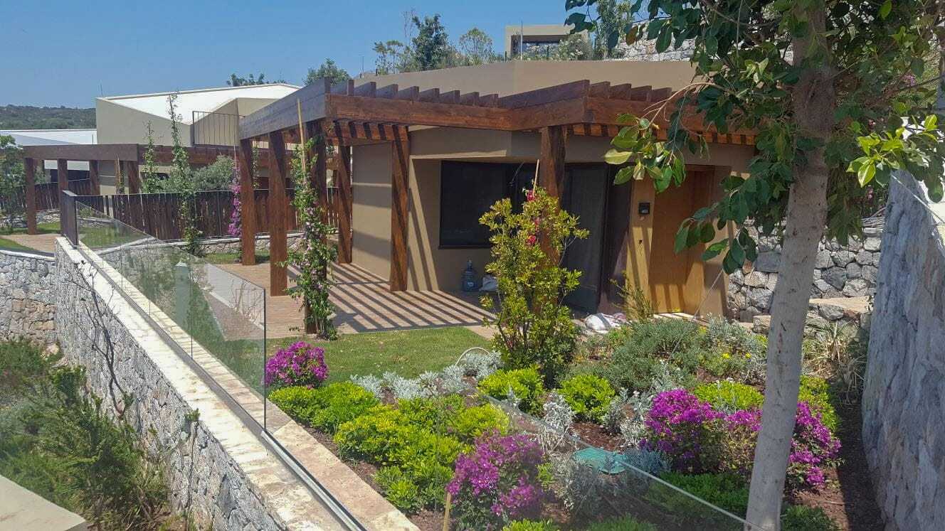 Hotel Resort'ün Ahşap Pergolata ve Deck Uygulamaları Bodrum