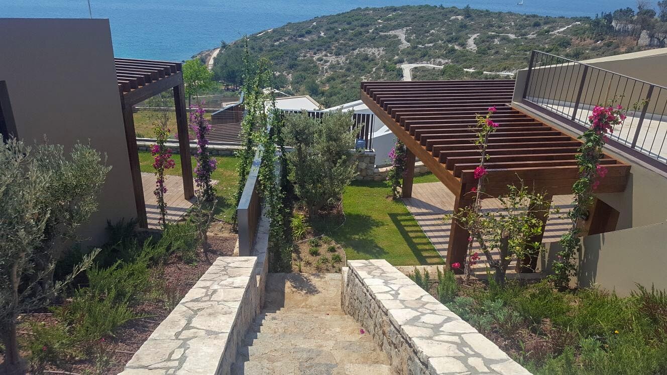 Hotel Resort'ün Ahşap Pergolata ve Deck Uygulamaları Bodrum