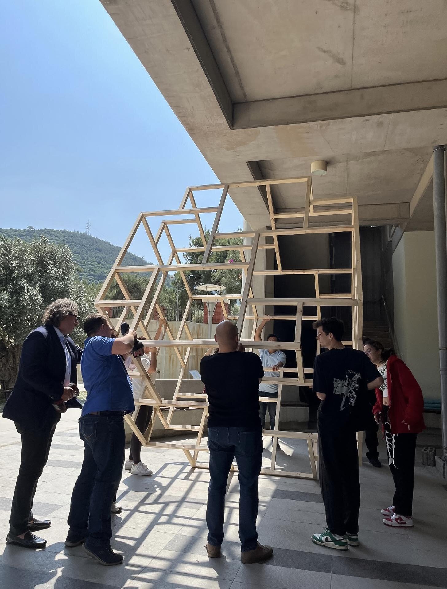 İzmir Ekonomi Üniversitesi Mimarlık Fakültesi Ahşap Strüktür Workshop