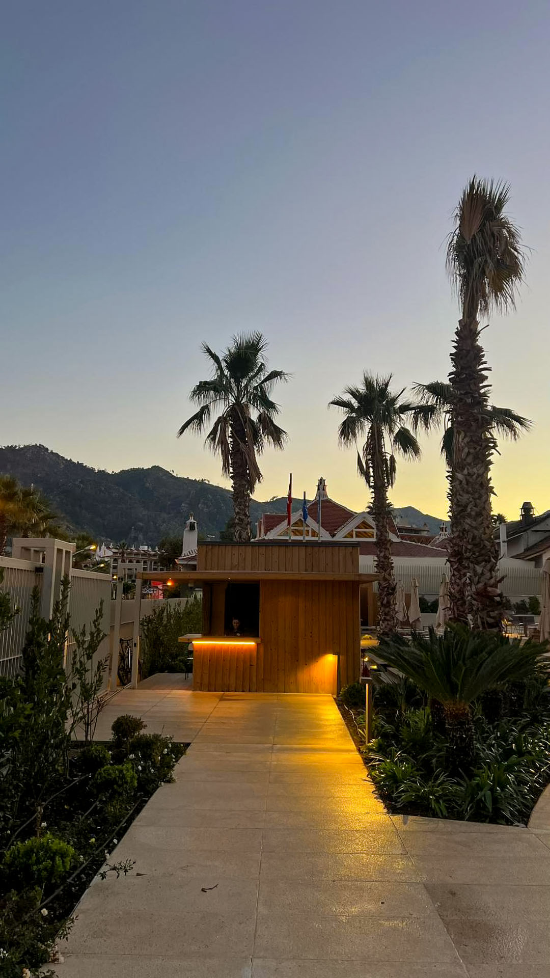 İş Bankası Eğitim ve Dinlenme Tesisi - Kiosk Strüktürleri