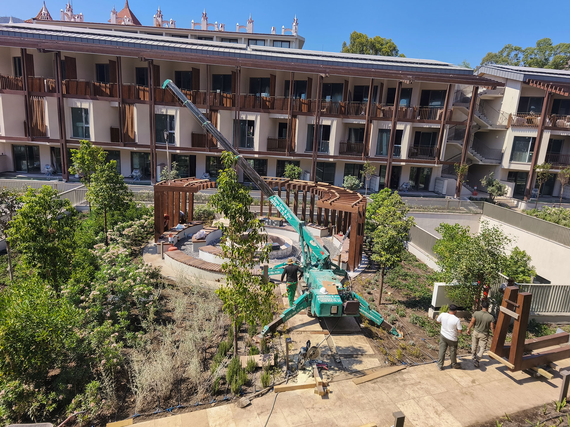 İş Bankası Eğitim ve Dinlenme Tesisi - Peyzaj Pergolaları