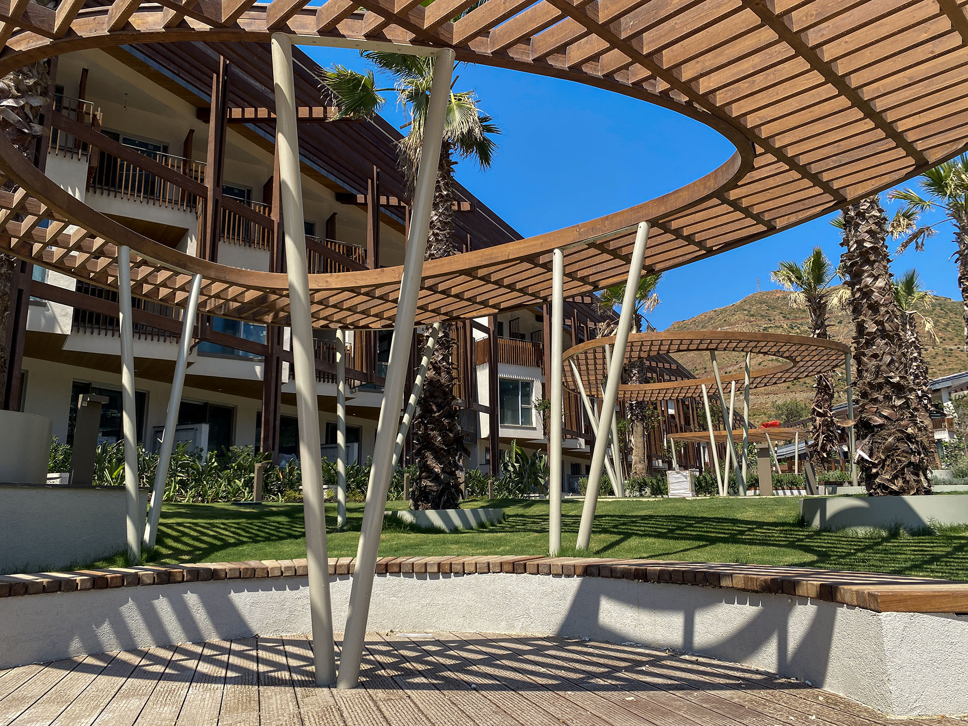 İş Bankası Eğitim ve Dinlenme Tesisi - Peyzaj Pergolaları