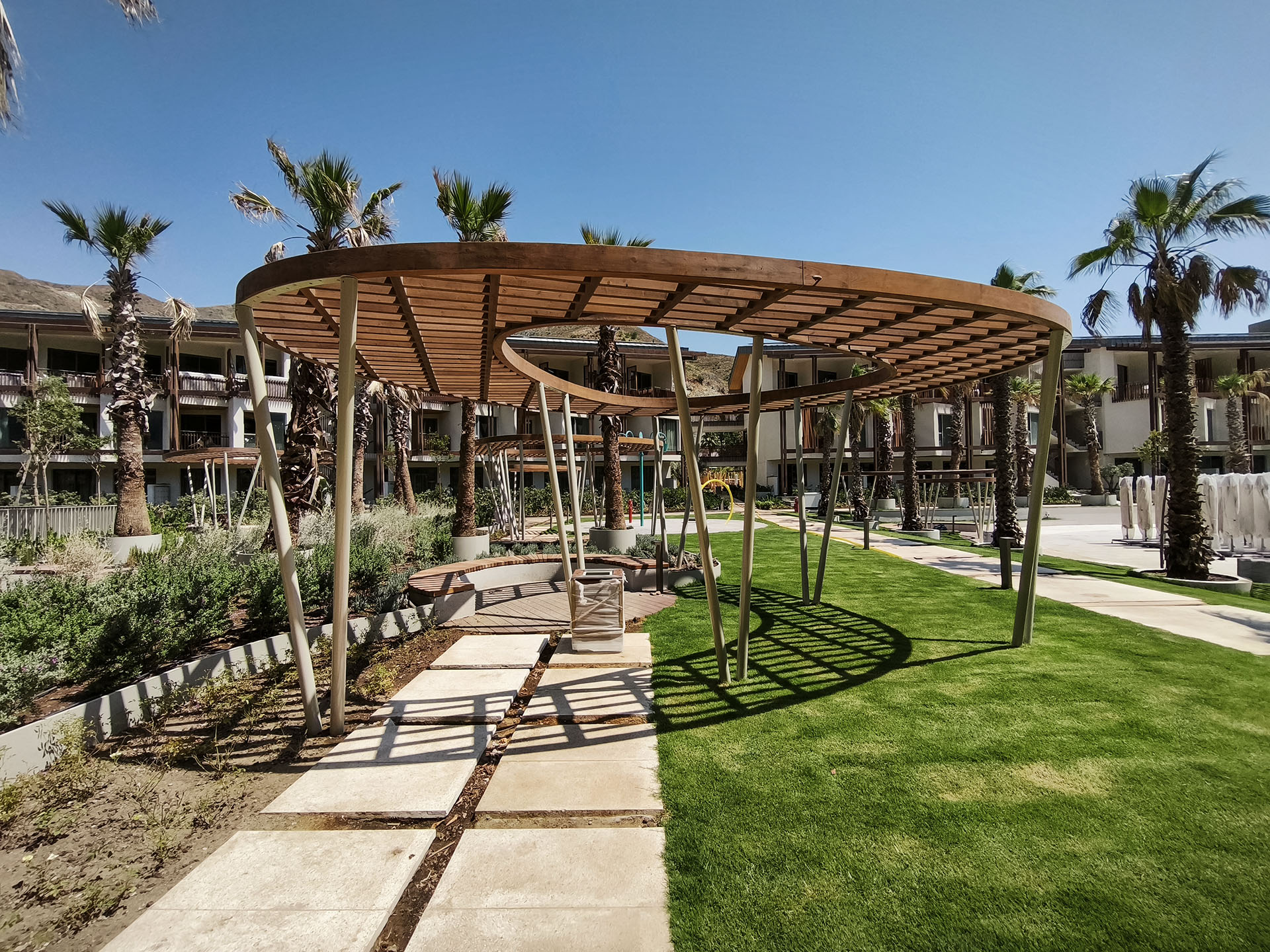 İş Bankası Eğitim ve Dinlenme Tesisi - Peyzaj Pergolaları