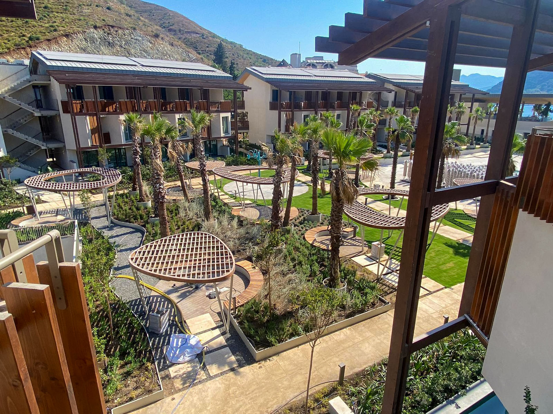 İş Bankası Eğitim ve Dinlenme Tesisi - Peyzaj Pergolaları