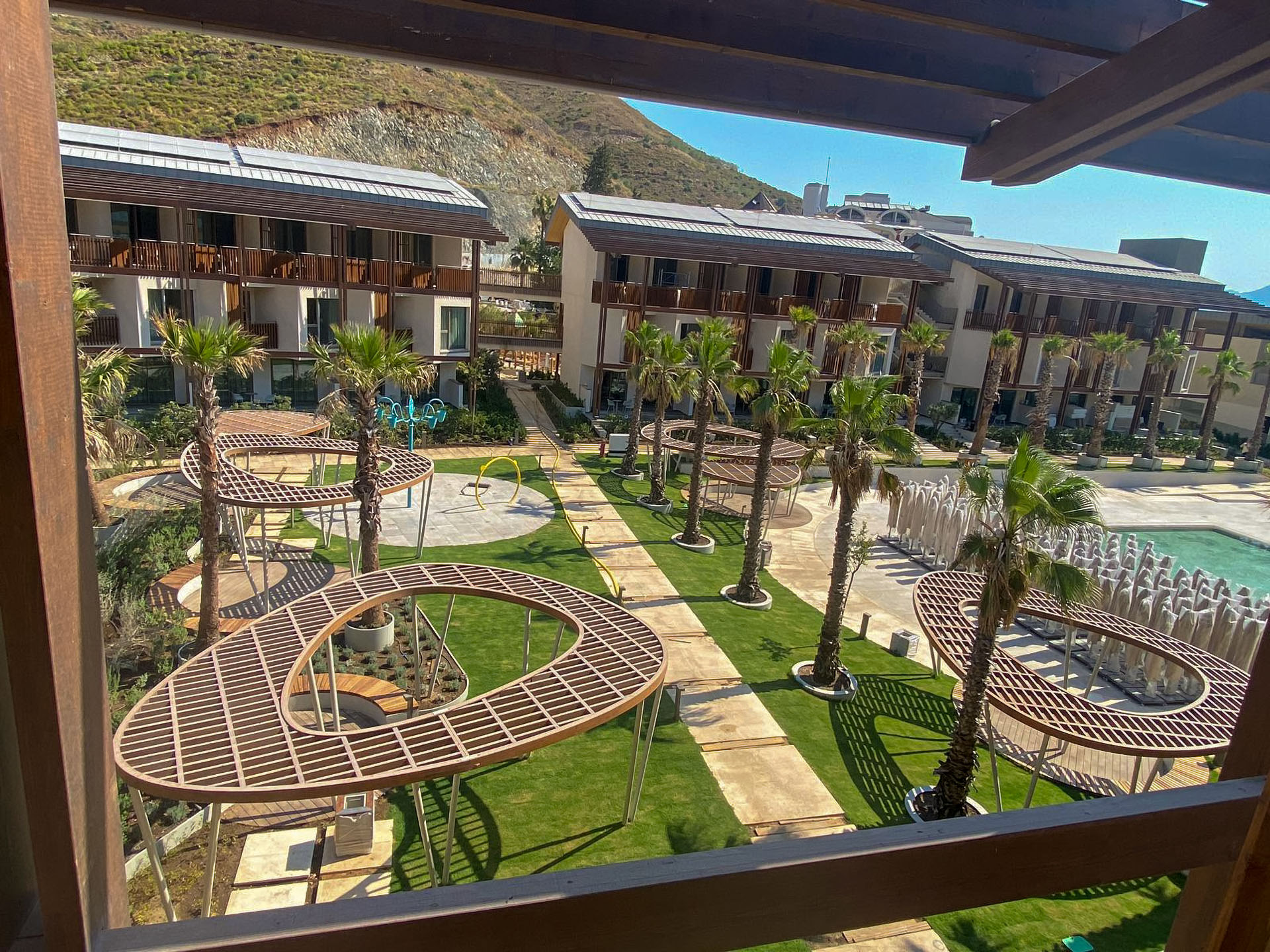 İş Bankası Eğitim ve Dinlenme Tesisi - Peyzaj Pergolaları