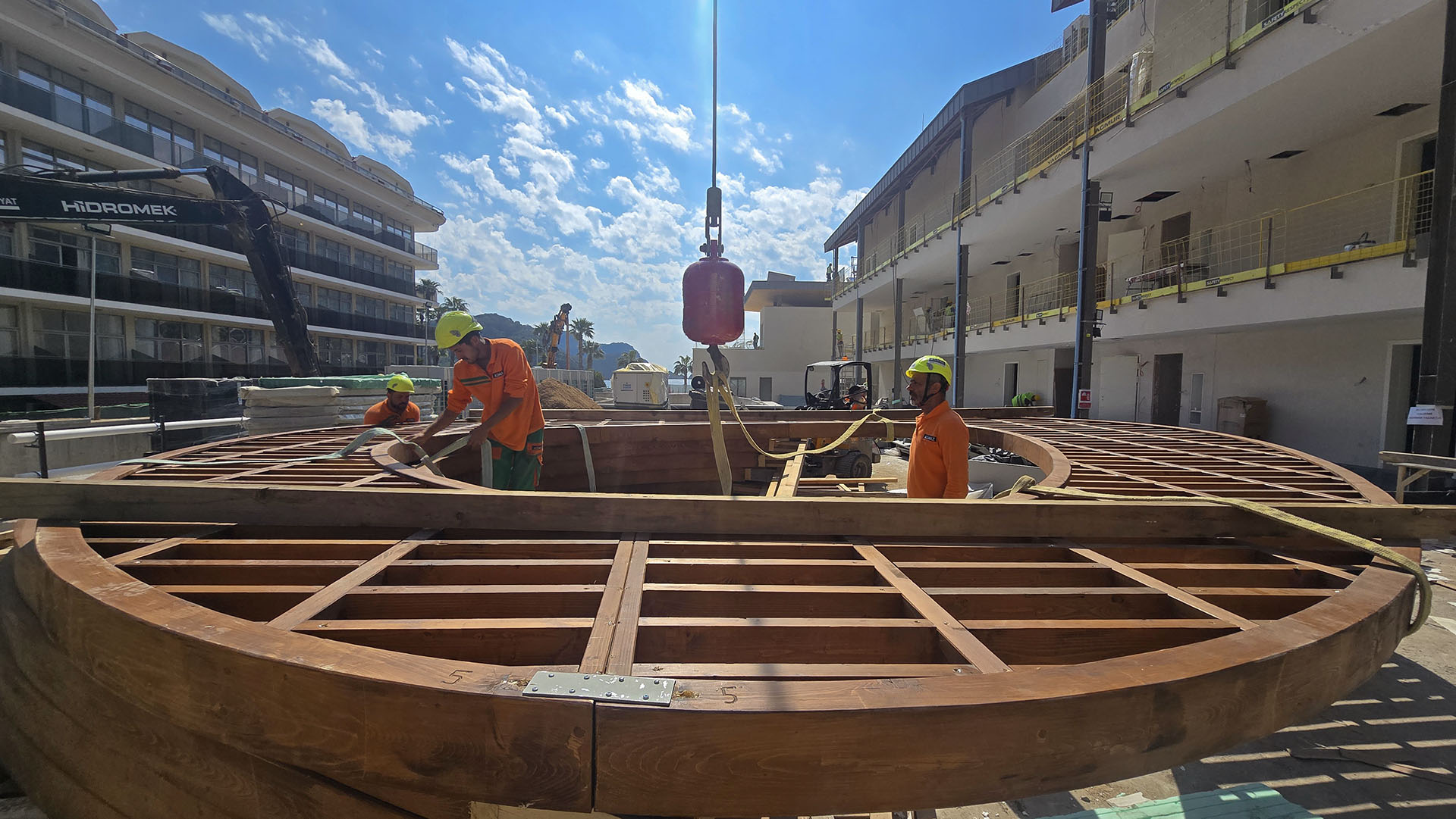 İş Bankası Eğitim ve Dinlenme Tesisi - Peyzaj Pergolaları