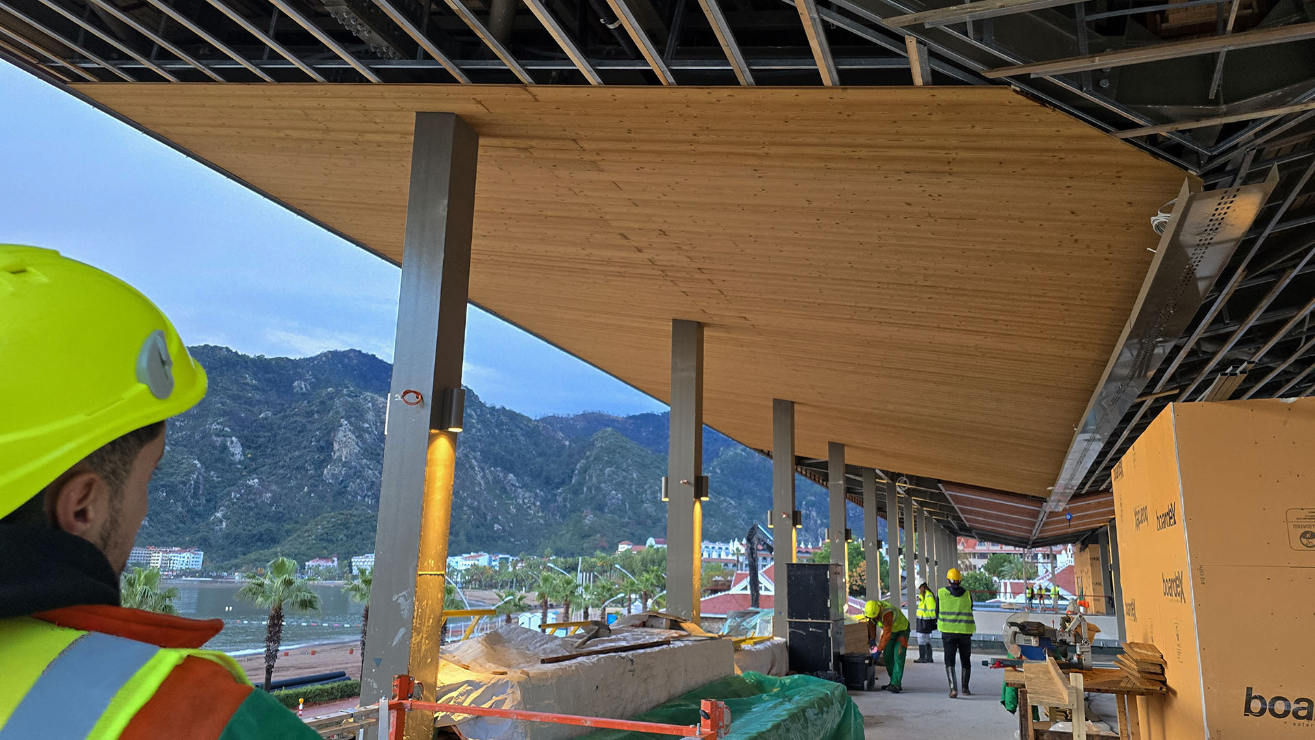 İş Bankası Eğitim ve Dinlenme Tesisi - Restoran Bloğu Ters Çatı Kanopi Strüktürü