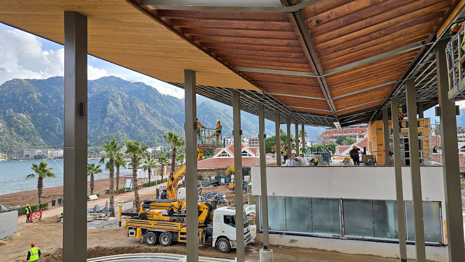 İş Bankası Eğitim ve Dinlenme Tesisi - Restoran Bloğu Ters Çatı Kanopi Strüktürü