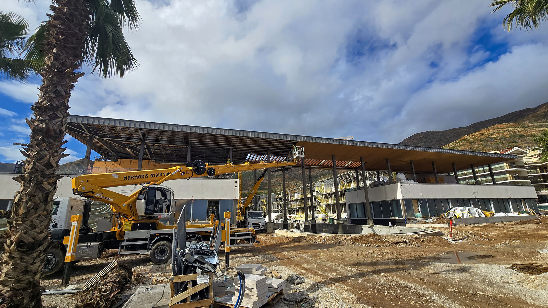 İş Bankası Eğitim ve Dinlenme Tesisi - Restoran Bloğu Ters Çatı Kanopi Strüktürü