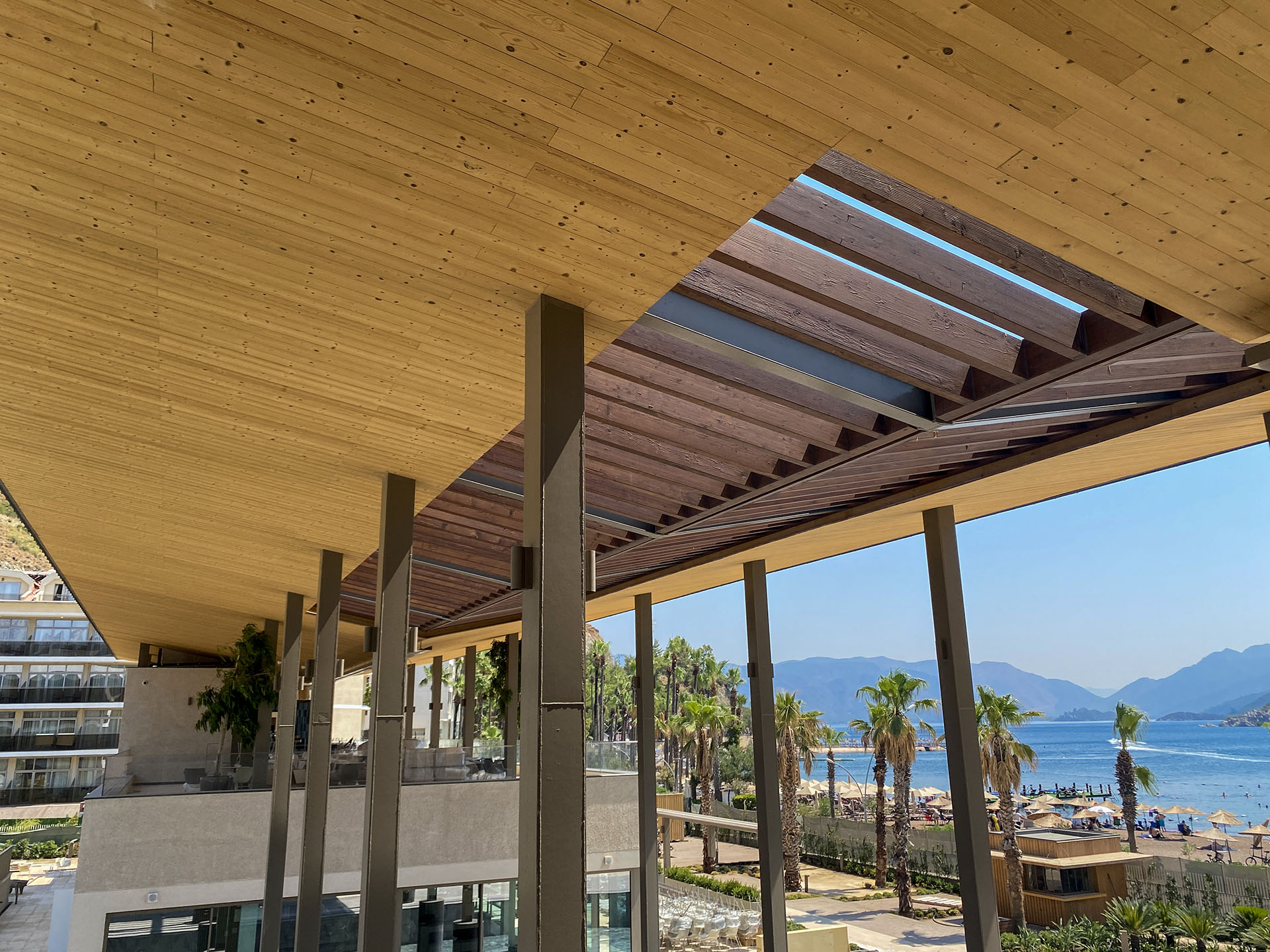 İş Bankası Eğitim ve Dinlenme Tesisi - Restoran Bloğu Ters Çatı Kanopi Strüktürü