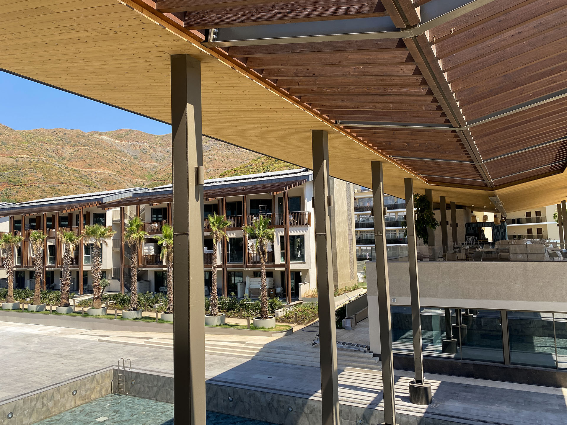 İş Bankası Eğitim ve Dinlenme Tesisi - Restoran Bloğu Ters Çatı Kanopi Strüktürü