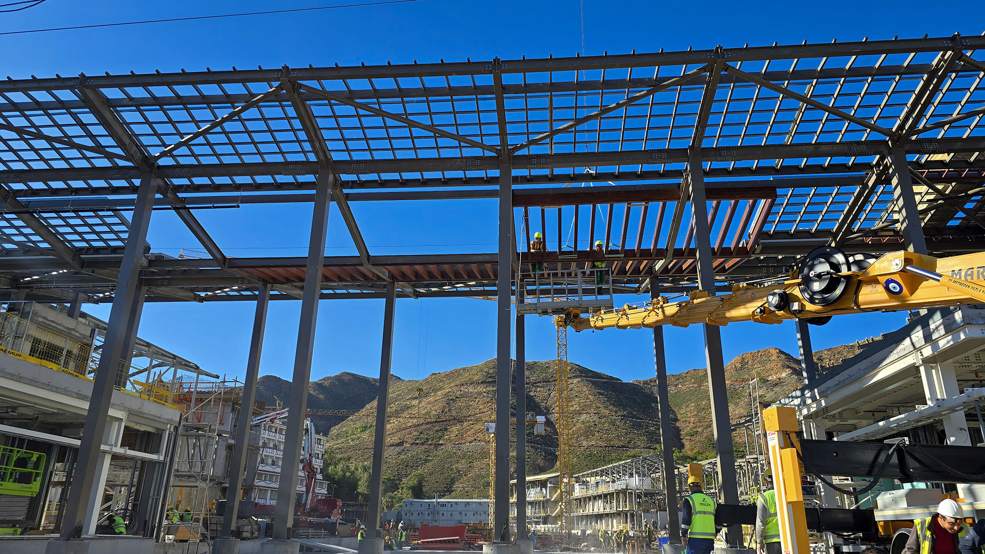 İş Bankası Eğitim ve Dinlenme Tesisi - Restoran Bloğu Ters Çatı Kanopi Strüktürü